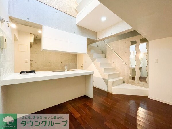 サンフェル神宮前の物件内観写真